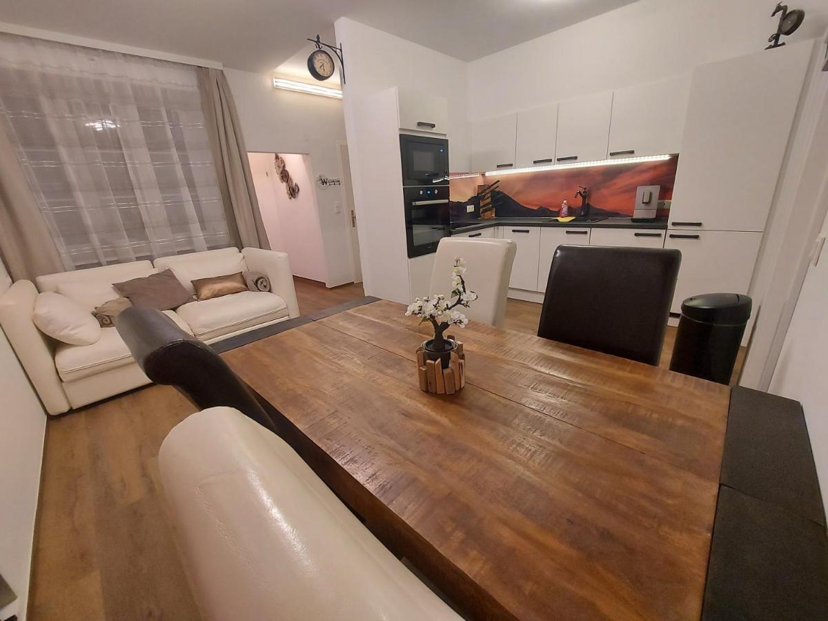 Auszeit Steiraland 8 Mit Ueberdachten Balkon Und Parkplatz 莱奥本 外观 照片