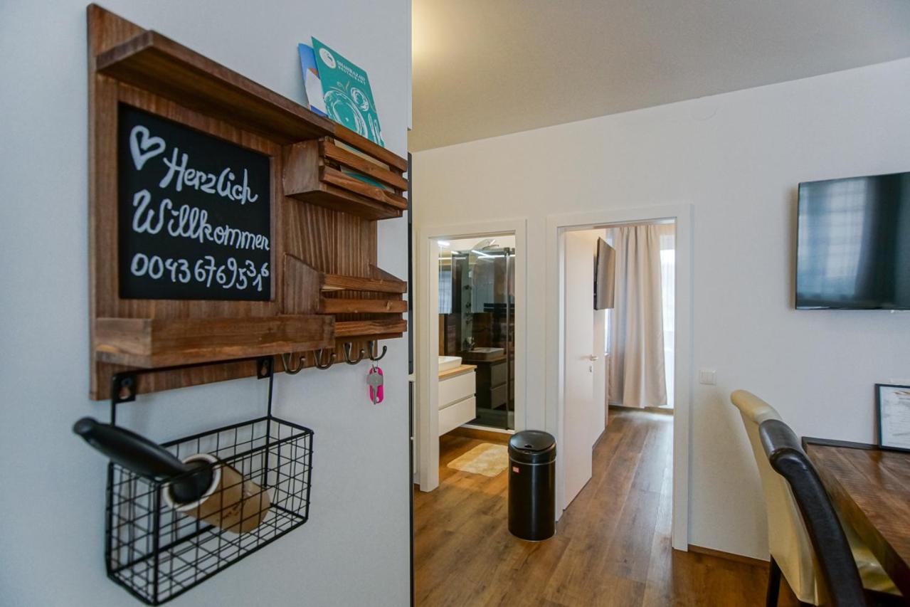 Auszeit Steiraland 8 Mit Ueberdachten Balkon Und Parkplatz 莱奥本 外观 照片
