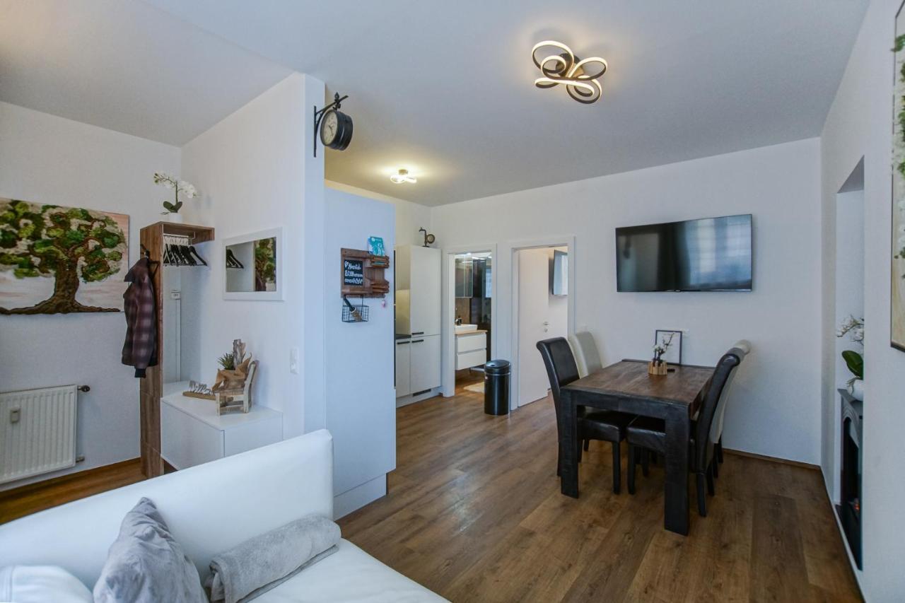 Auszeit Steiraland 8 Mit Ueberdachten Balkon Und Parkplatz 莱奥本 外观 照片